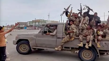 الجيش اليمني: الحوثيون يشنون هجوما صاروخيا على مطا...