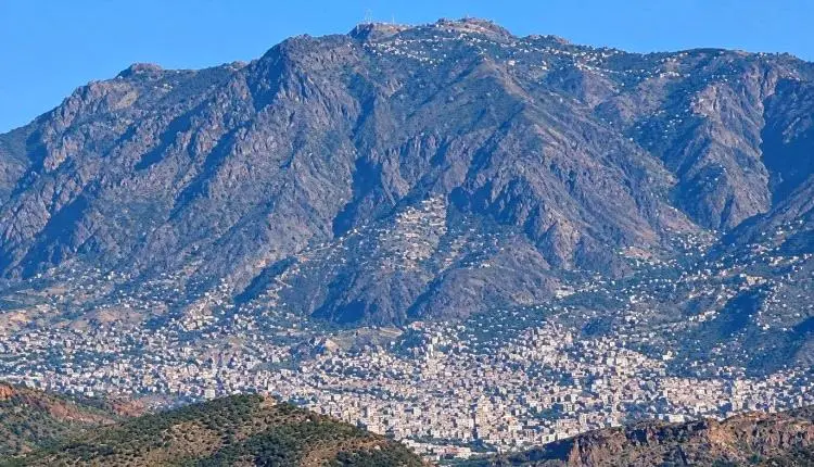 صبر يدعو الإصلاحيين في تعز: لا تواجهوا رواية الحوث...