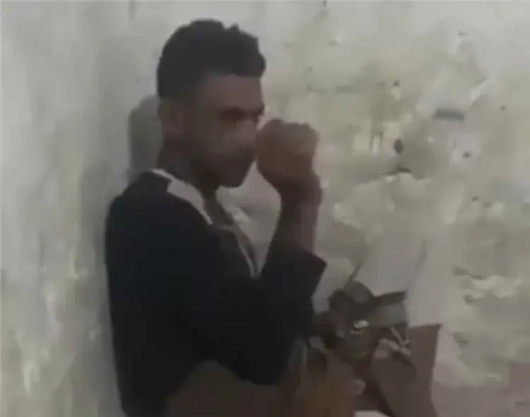 أسير حوثي يكشف دس مواد مخدرة في طعام وشراب المقاتلين بالجبهات