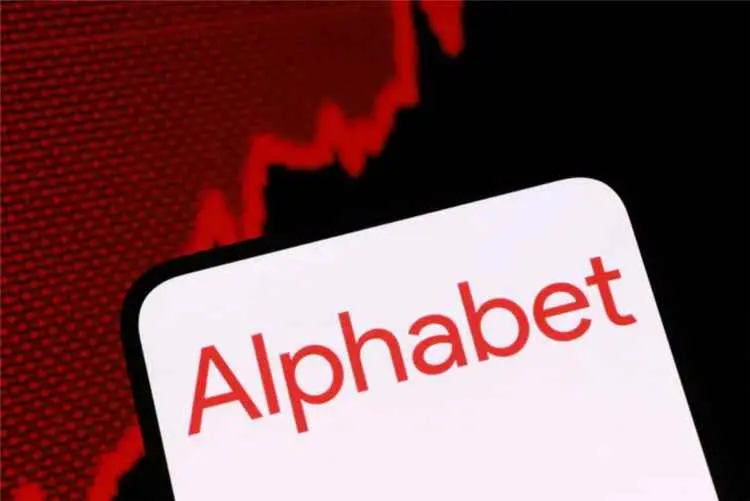 ألفابت تخسر 500 مليار دولار في يوم واحد.. هل يهدد...