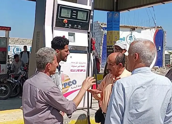 مكتب الصناعة والتجارة بتعز ينفذ حملة رقابية لضبط الاسعار ويحيل المخالفين إلى النيابة