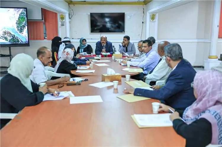 مجلس كلية الطب بجامعة عدن يناقش قضايا التطوير الأك...