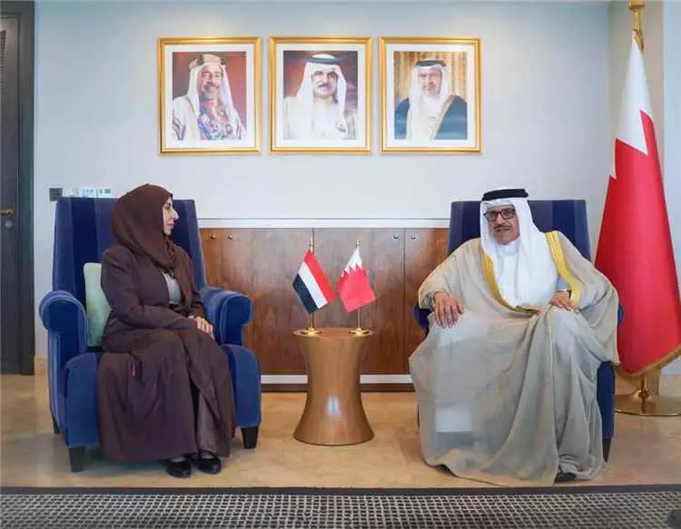 وزيرة الخارجية تبحث مع نظيرها البحريني تعزيز التنس...